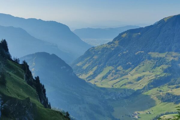 Ausblick ins Tal von der Alp Oberfeld aus